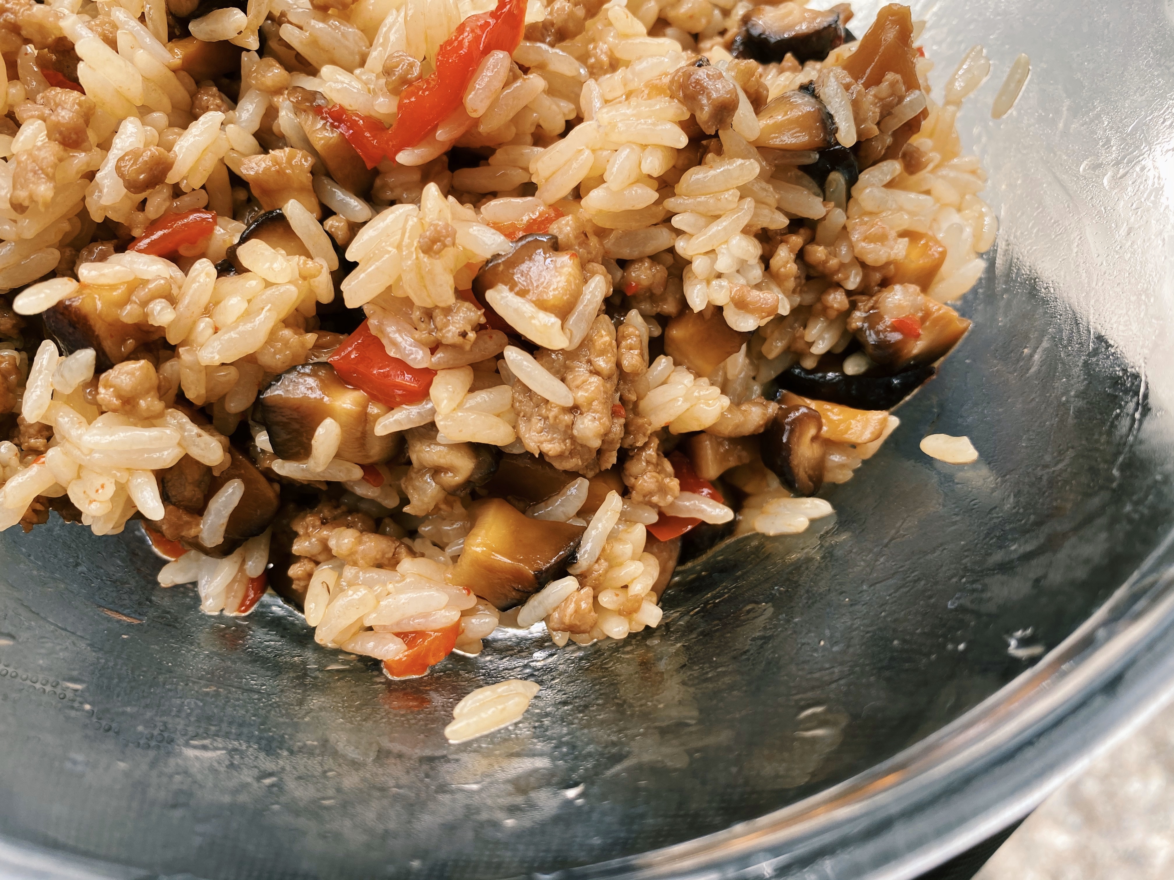【爱上吃米饭🍚】清口版香菇肉末拌饭 轻松拯救食欲的做法