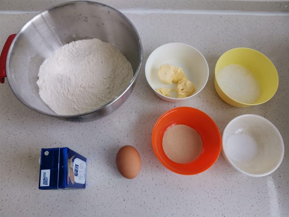 纯奶手撕吐司的做法 步骤1