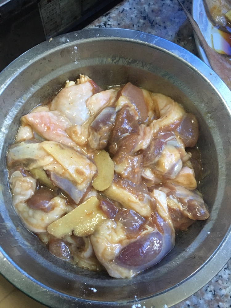 酸菜炒鸭肉的做法 步骤1