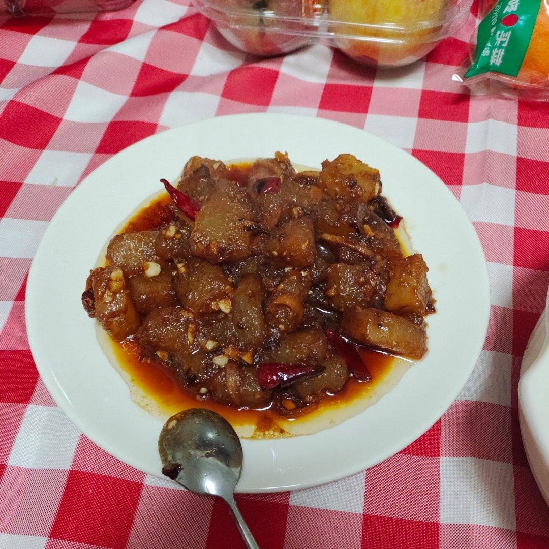 红烧冬瓜最完美做法，不加一滴水，瞬间秒杀红烧肉