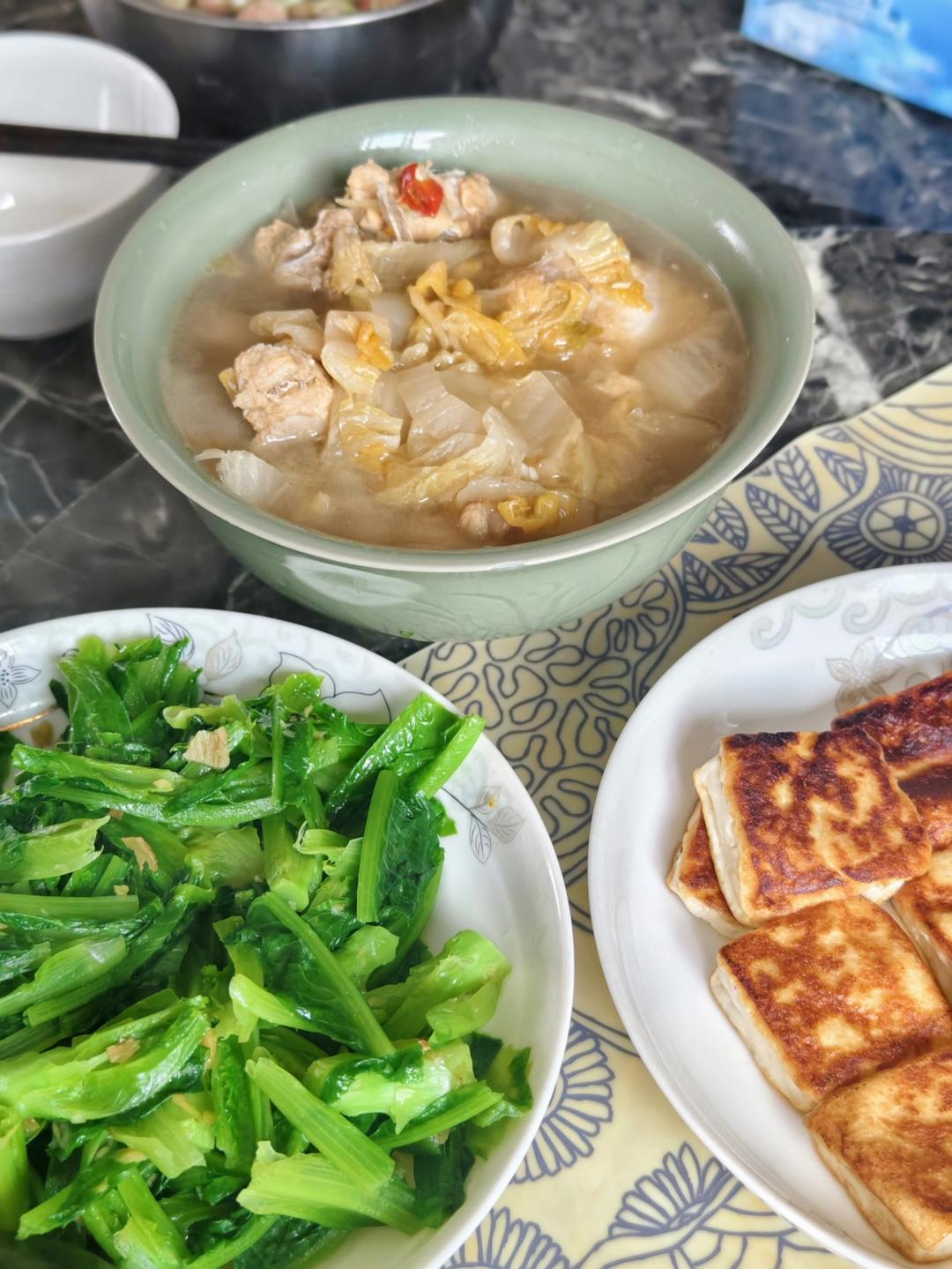 东北酸菜炖排骨