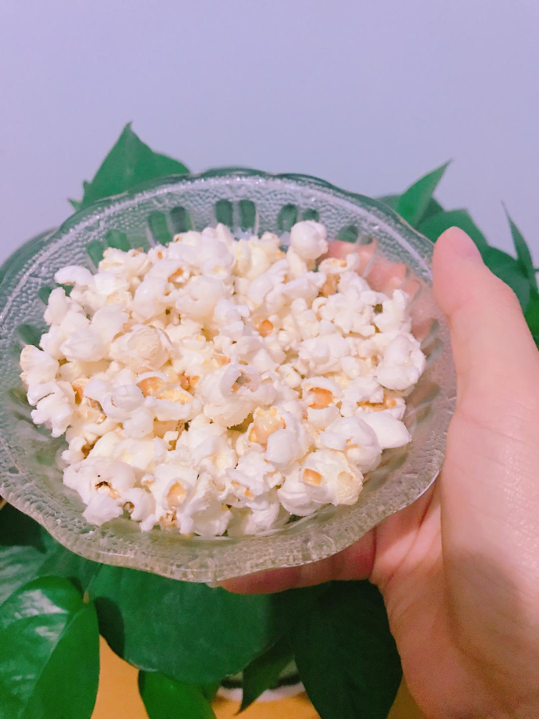 用炒锅做个爆米花