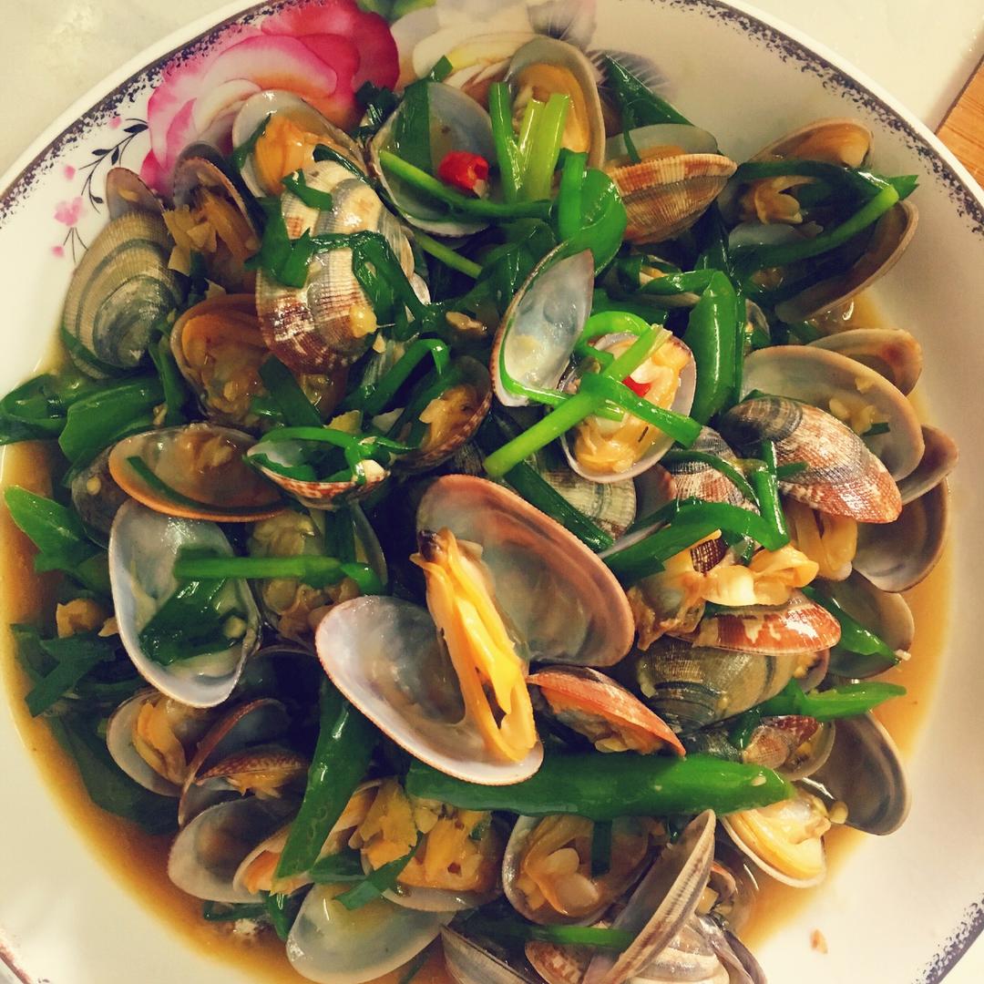 韭菜辣椒炒花甲