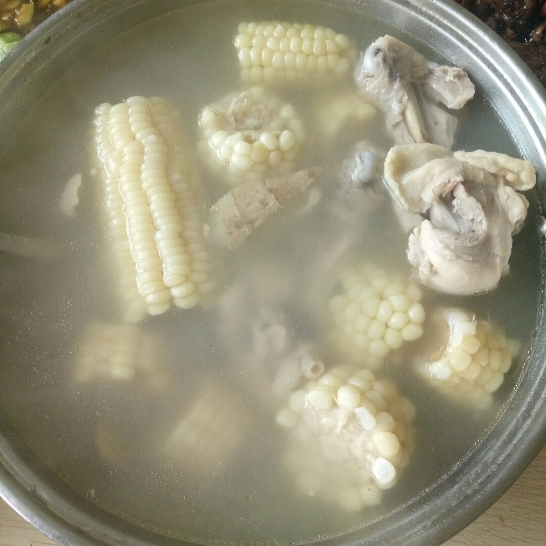 土豆玉米鸡腿汤（电饭锅版）
