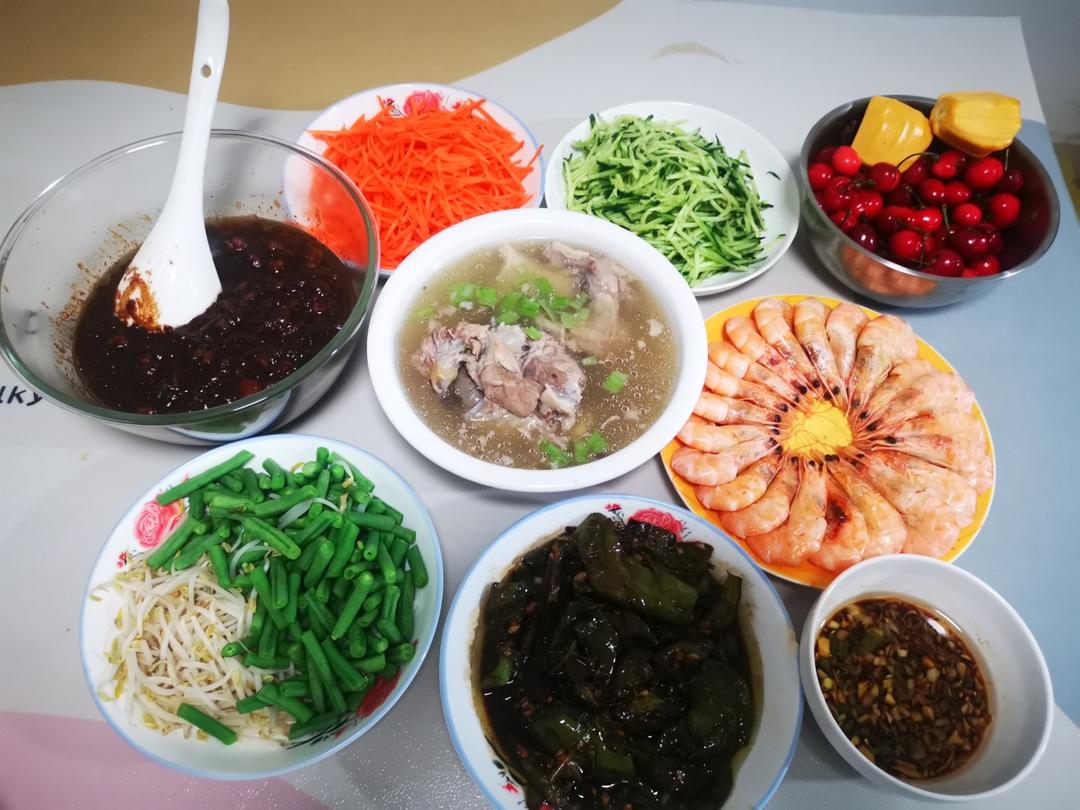 非常简单又美味的大骨头汤