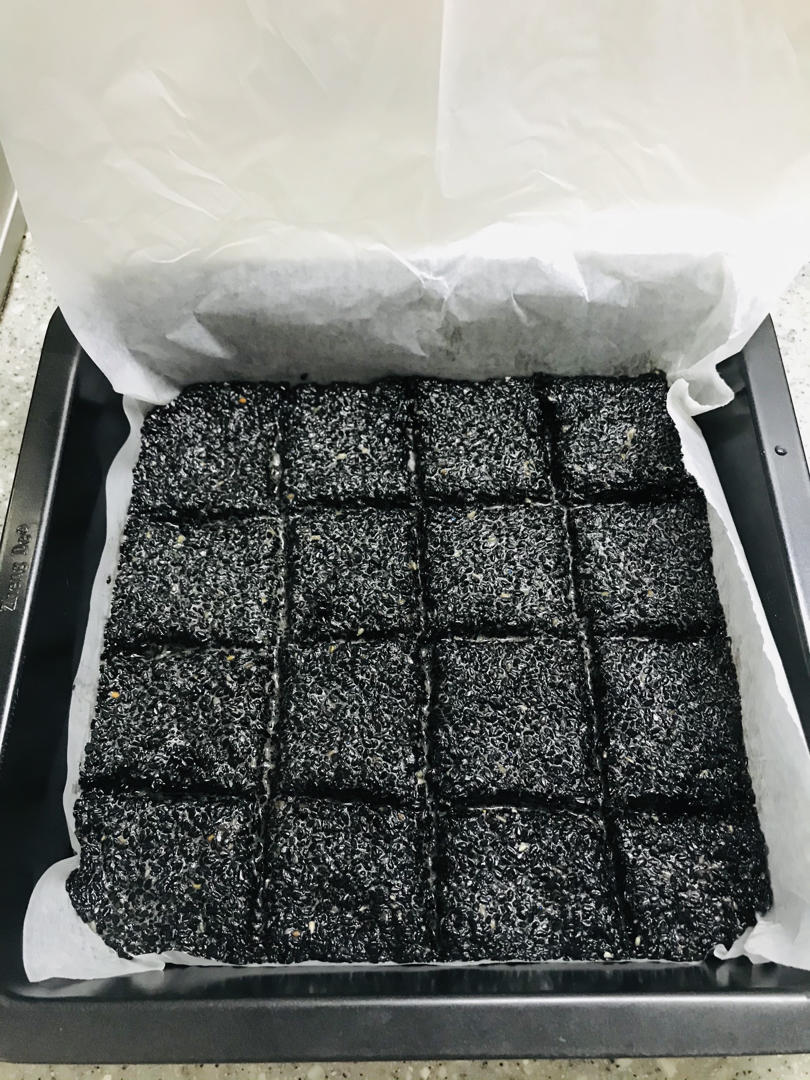 健康黑芝麻薄饼（仅需三步）