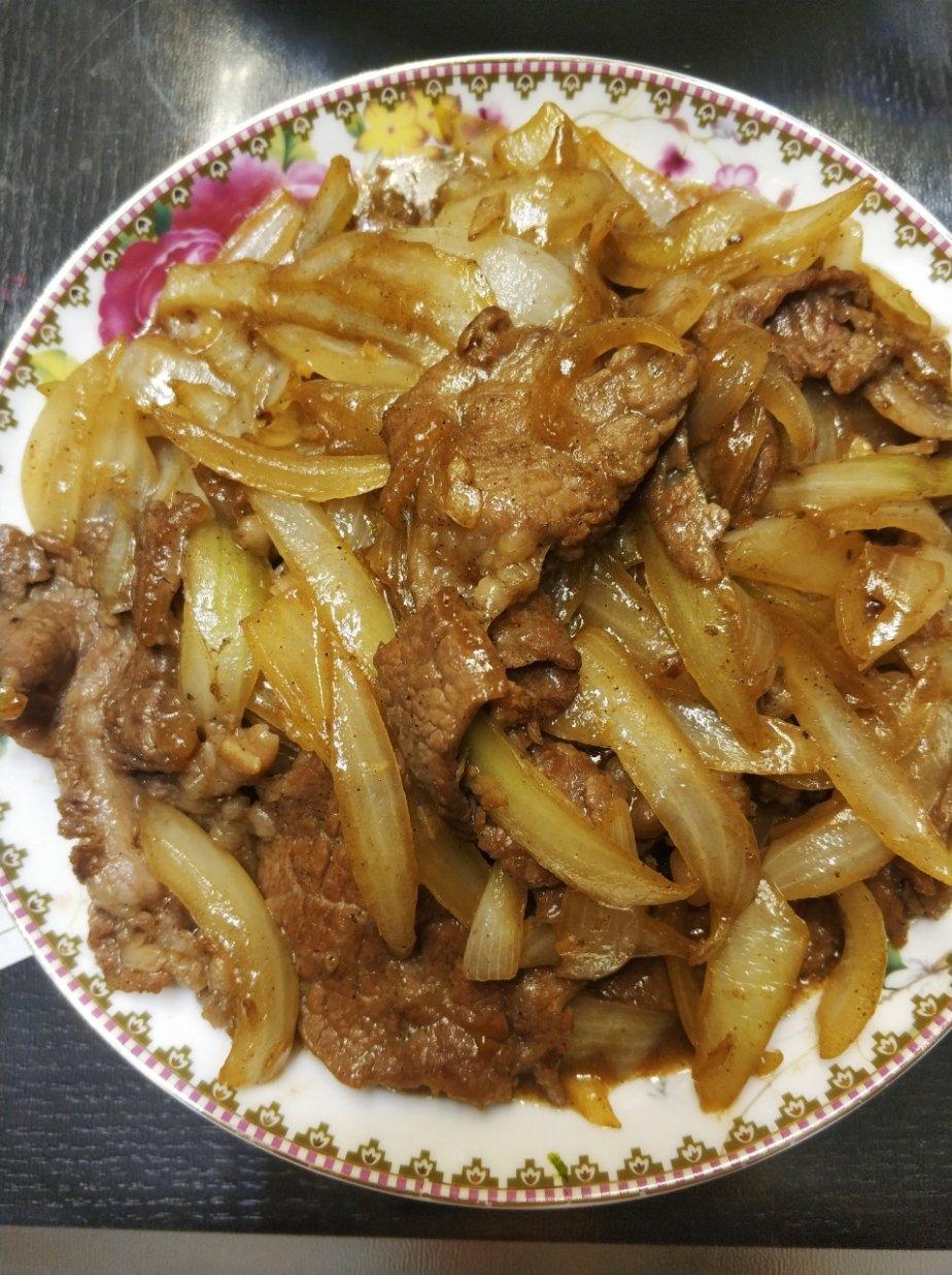 洋葱炒牛肉