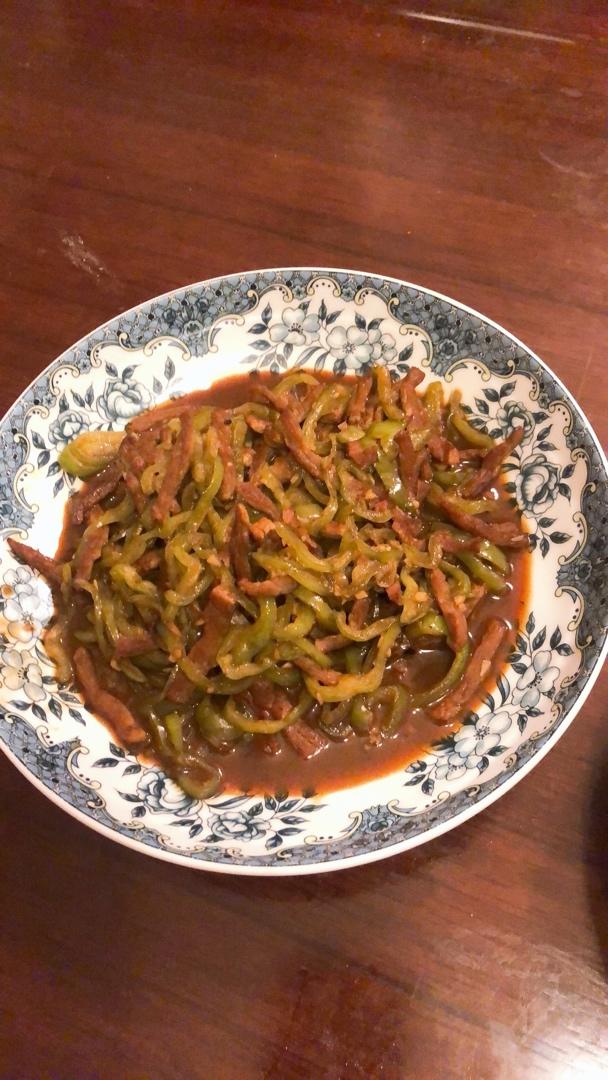 巨下饭的尖椒肉丝好吃得一碗接一碗