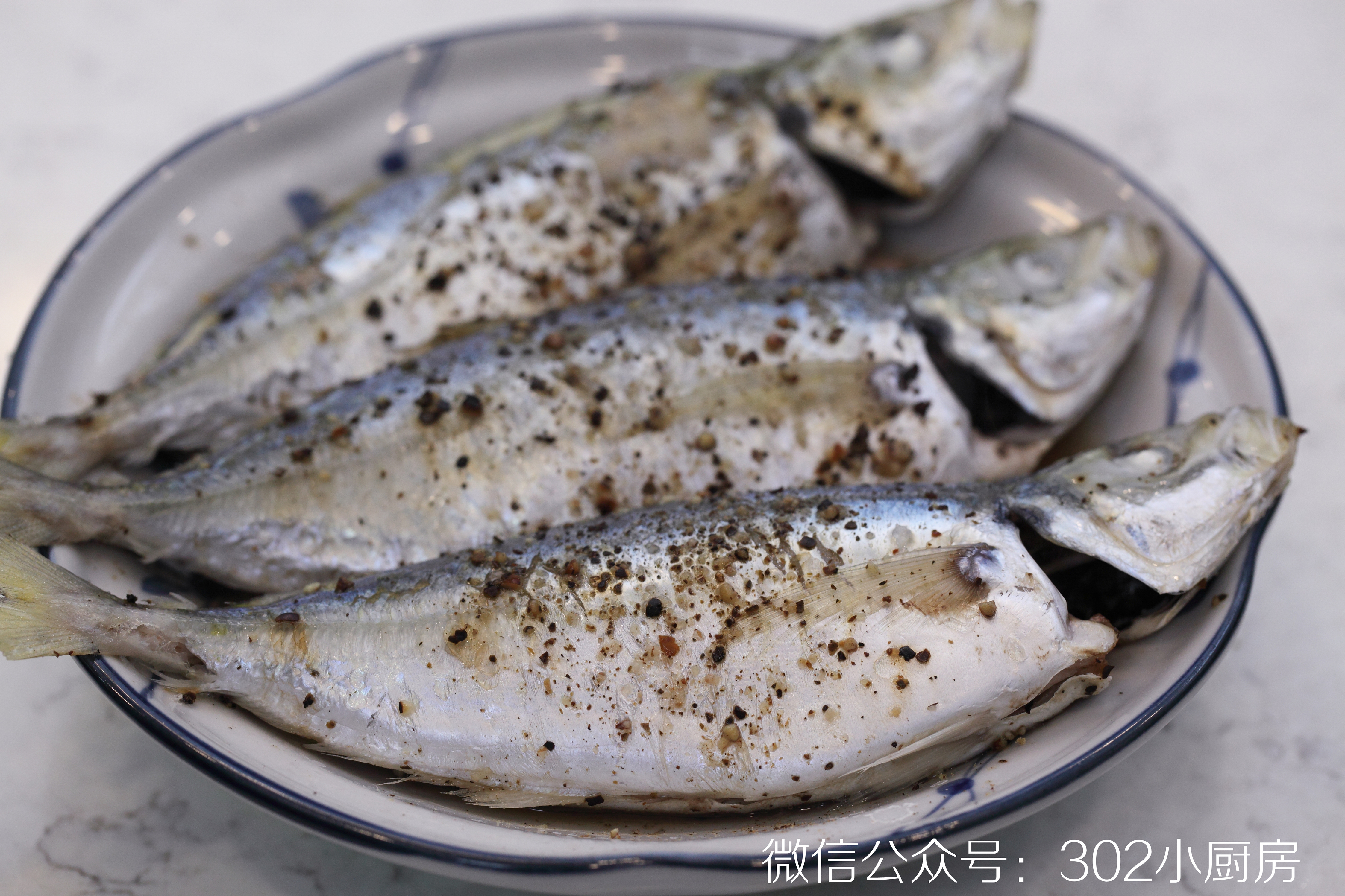 【0555】海盐黑椒蒸巴浪鱼 <302小厨房>的做法 步骤5