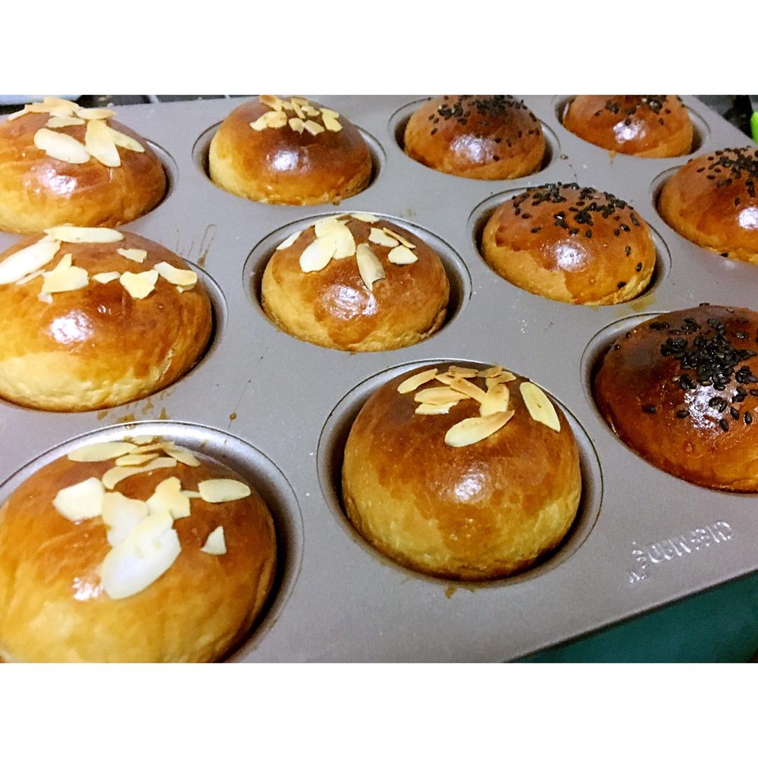 大人小孩都爱不释口的【蜂蜜牛奶小餐包】