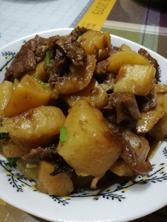 土豆炖牛肉