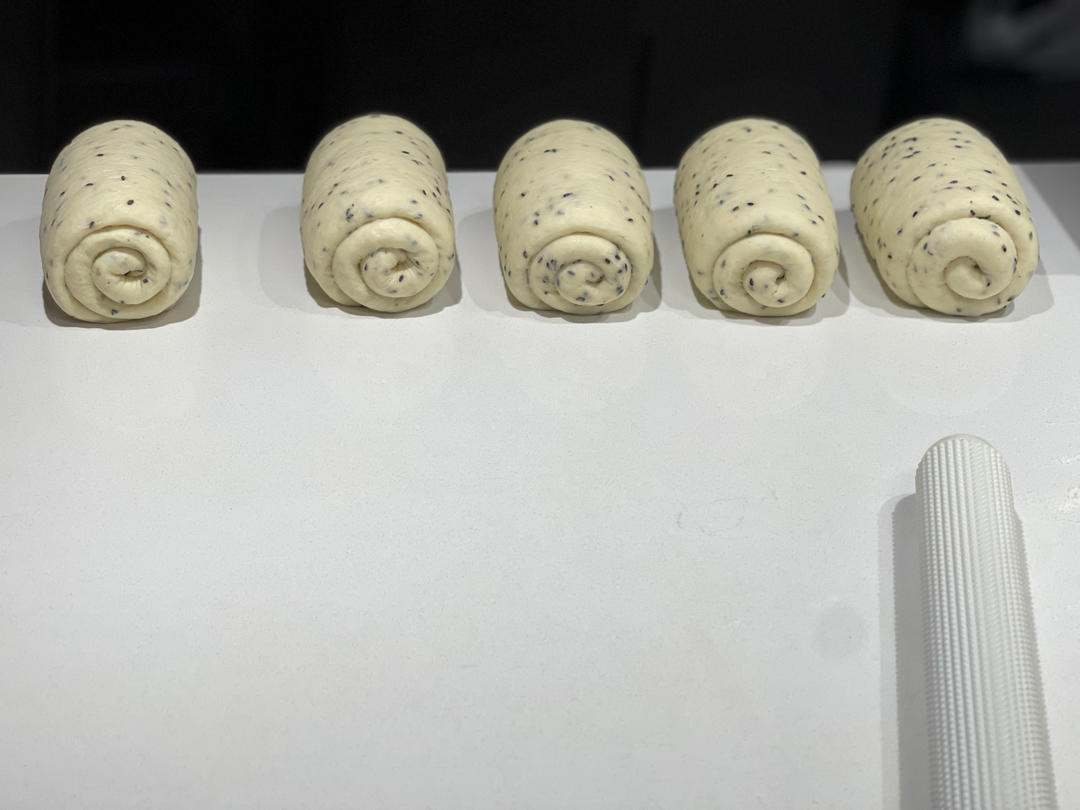咸盐黑芝麻吐司
