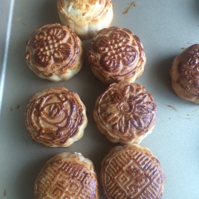 广式月饼——蛋黄莲蓉月饼