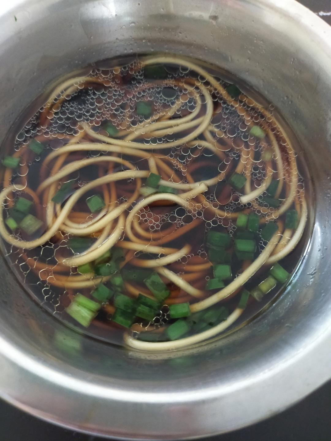 超简单的10分钟做好-热汤面