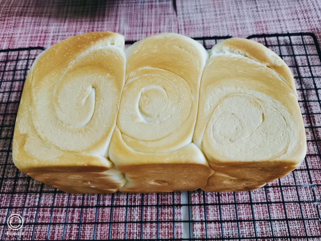 吐司，奶香手撕面包，超级香浓