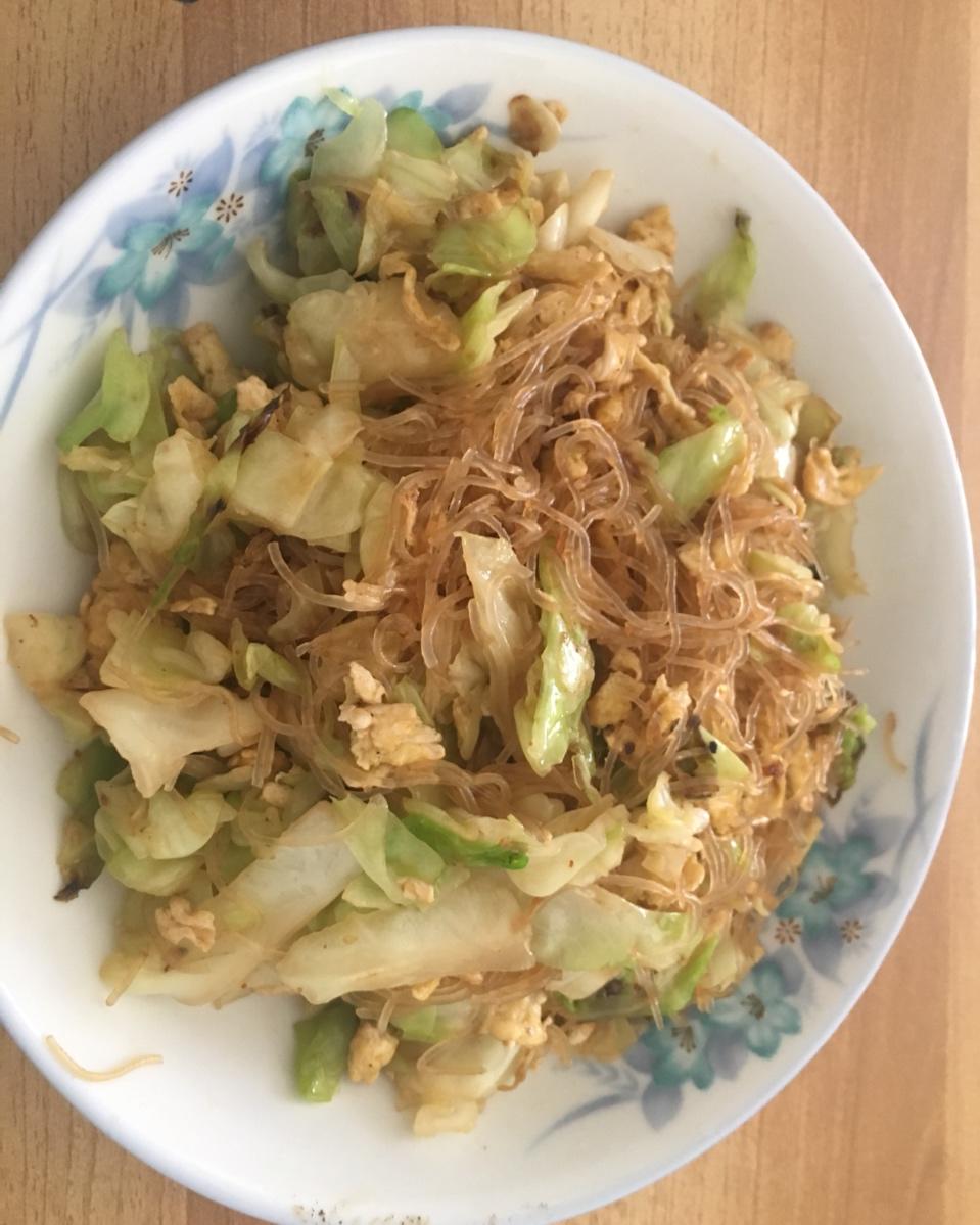 包菜粉丝炒鸡蛋
