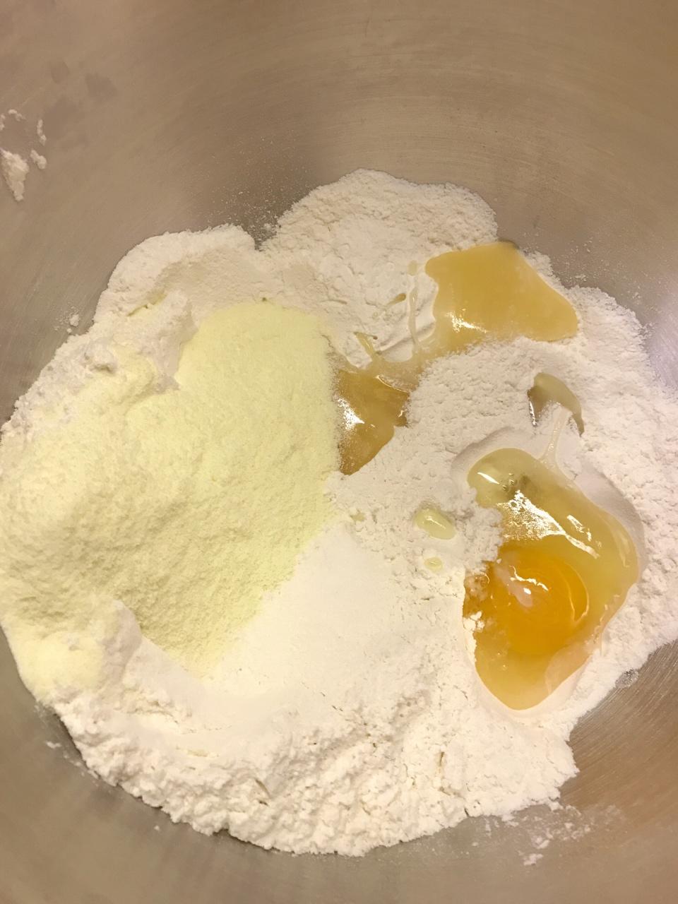 纯奶手撕吐司的做法 步骤1