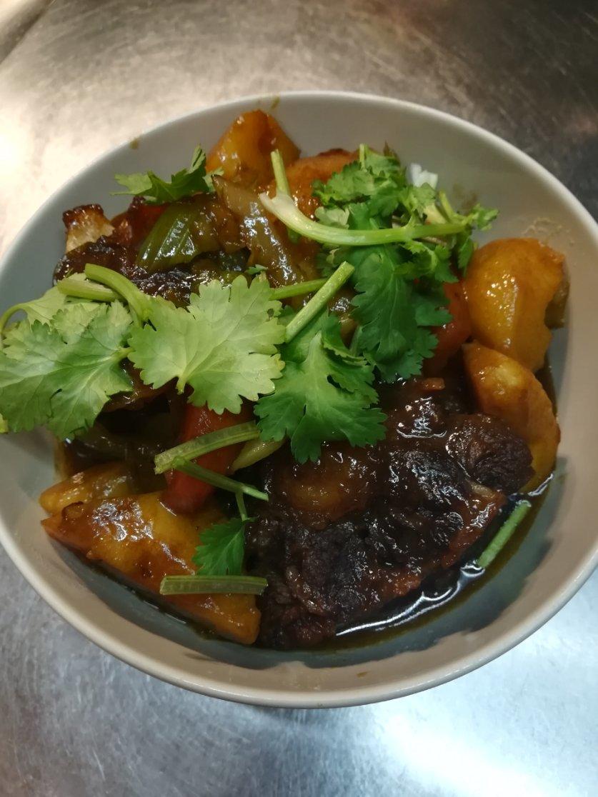红烧牛尾