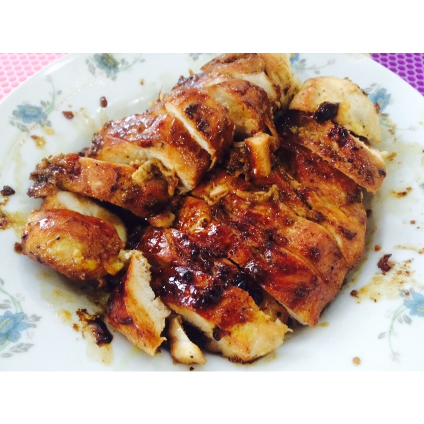 酷炫屌炸天好吃的煎鸡胸肉（香蒜蜂蜜煎鸡胸肉）