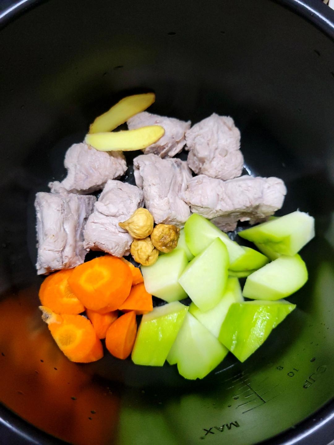 佛手瓜玉竹排骨汤