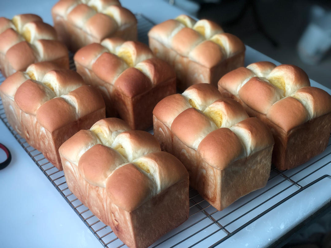 顶级黄金椰蓉吐司