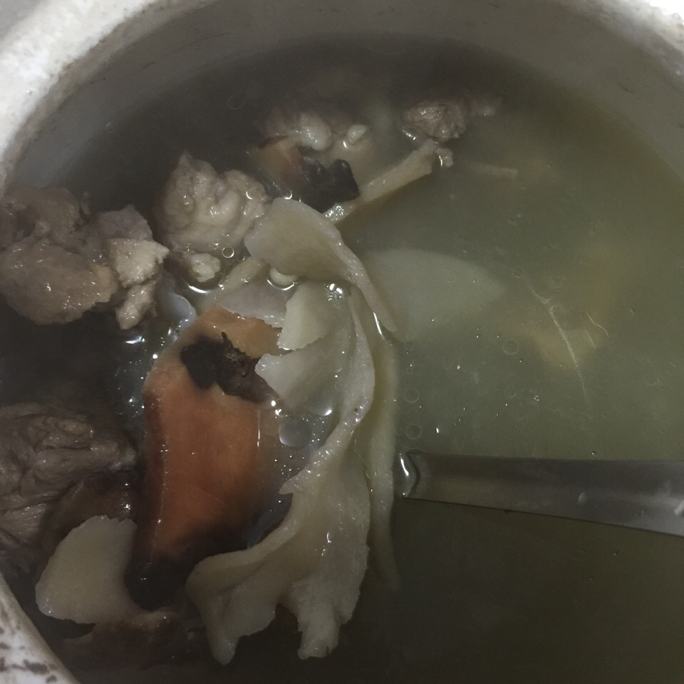 土茯苓煲猪骨汤