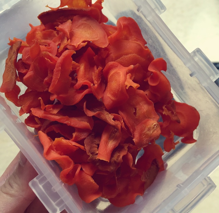 依照子瑜妈妈的方子制作的胡萝卜干，给宝宝当零食