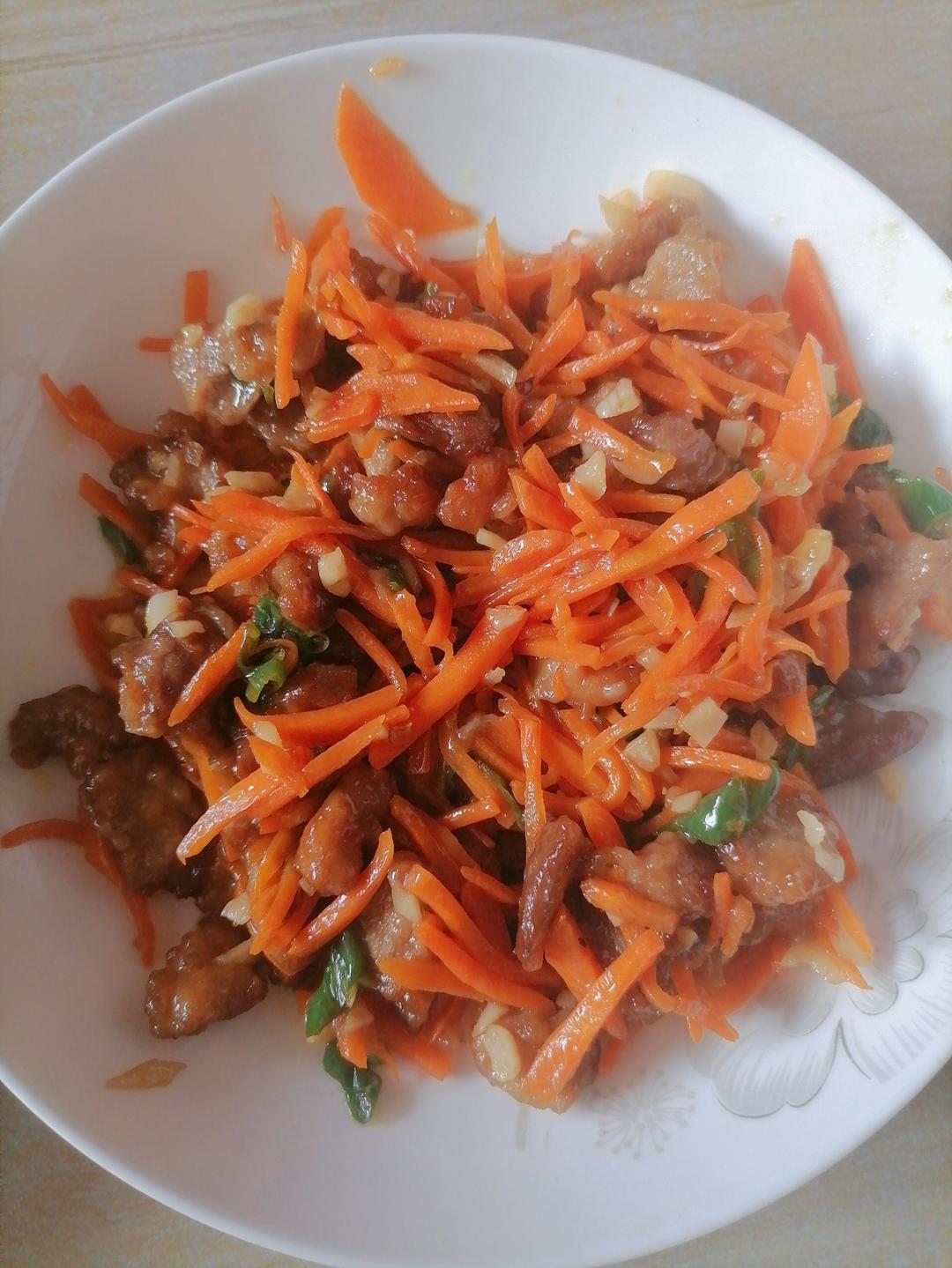超级下饭胡萝卜丝炒肉