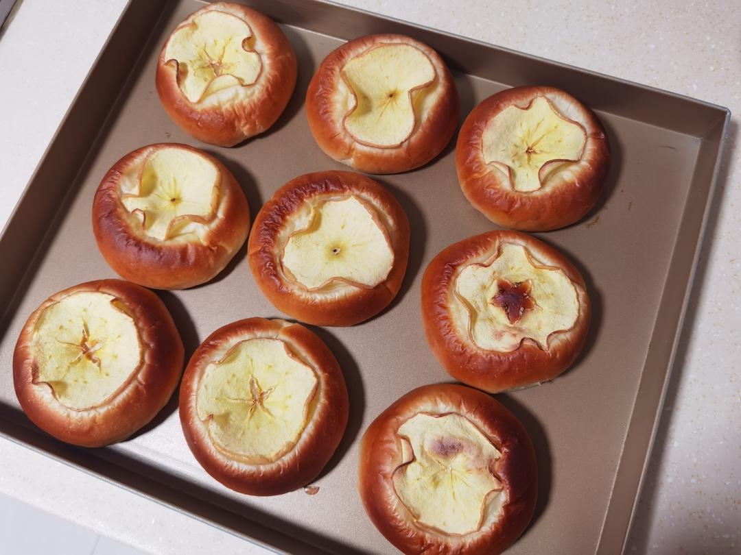 只需2个苹果，就能做出好看又好吃的香草苹果面包