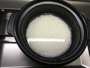 砂锅焖白米饭的做法 步骤1