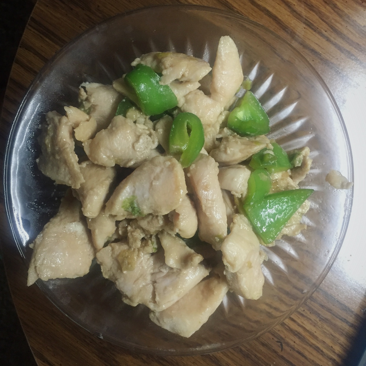 把鸡肉炒的嫩嫩的：青椒溜鸡片