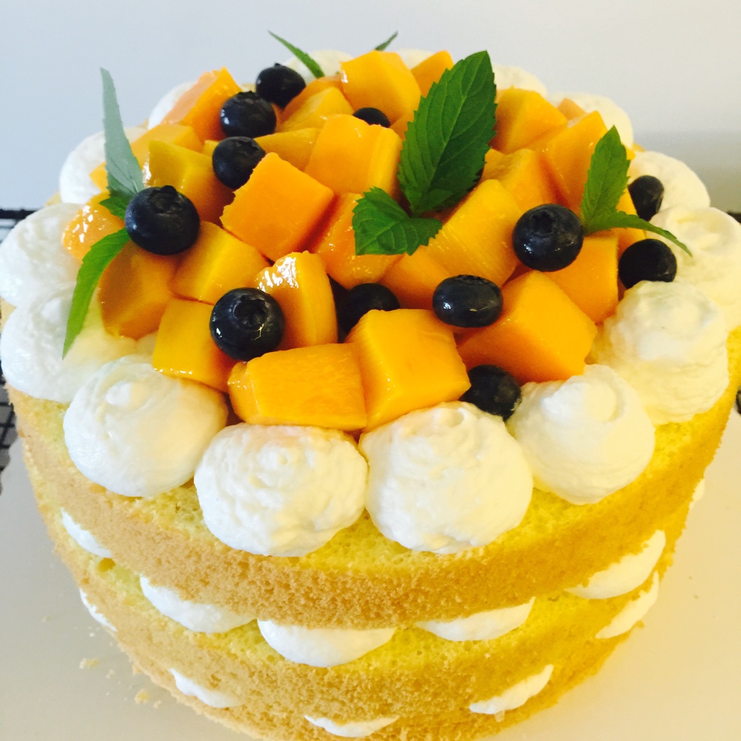 欧阳北北做的【零失败】不会裱花没关系的水果裸蛋糕 芒果裸蛋糕 完美