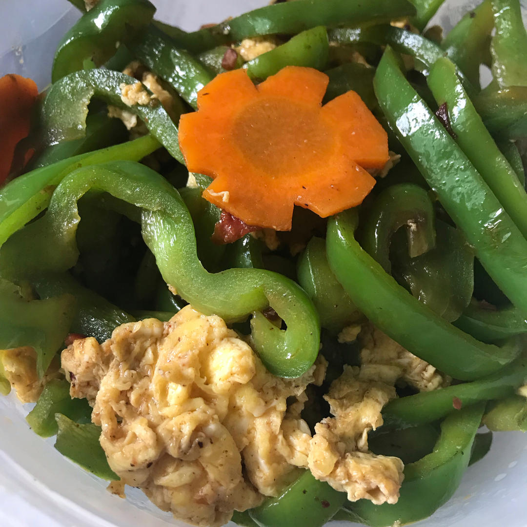 超级下饭的虎皮青椒炒鸡蛋，香辣入味