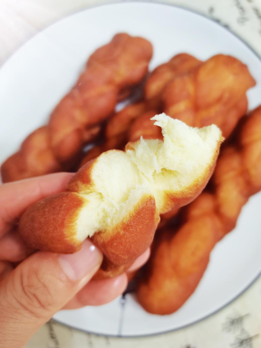 老式麻花 家庭做法 外酥脆里煊软 附细节视频详解