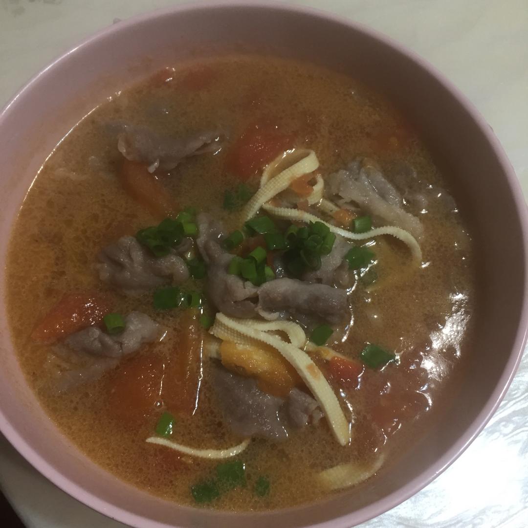 金针菇肥牛番茄锅