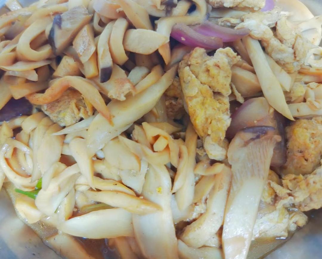 杏鲍菇滑炒鸡片