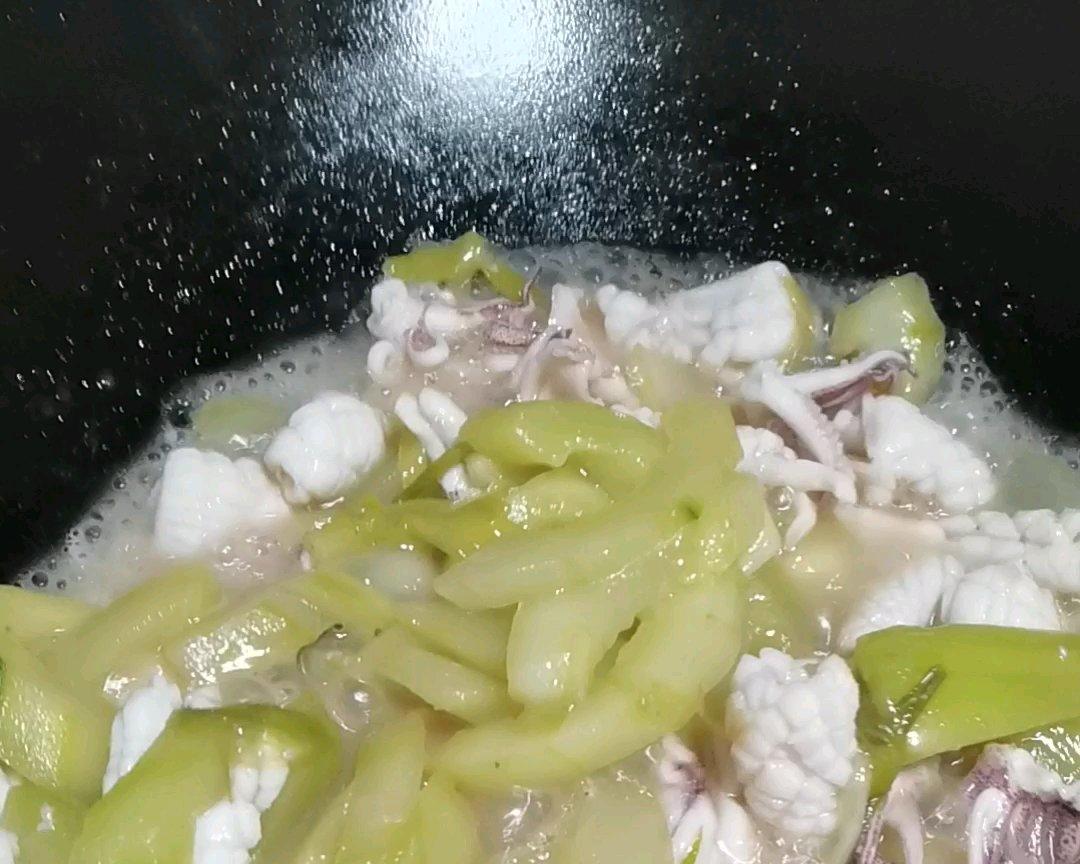 炒青瓜鱿鱼
