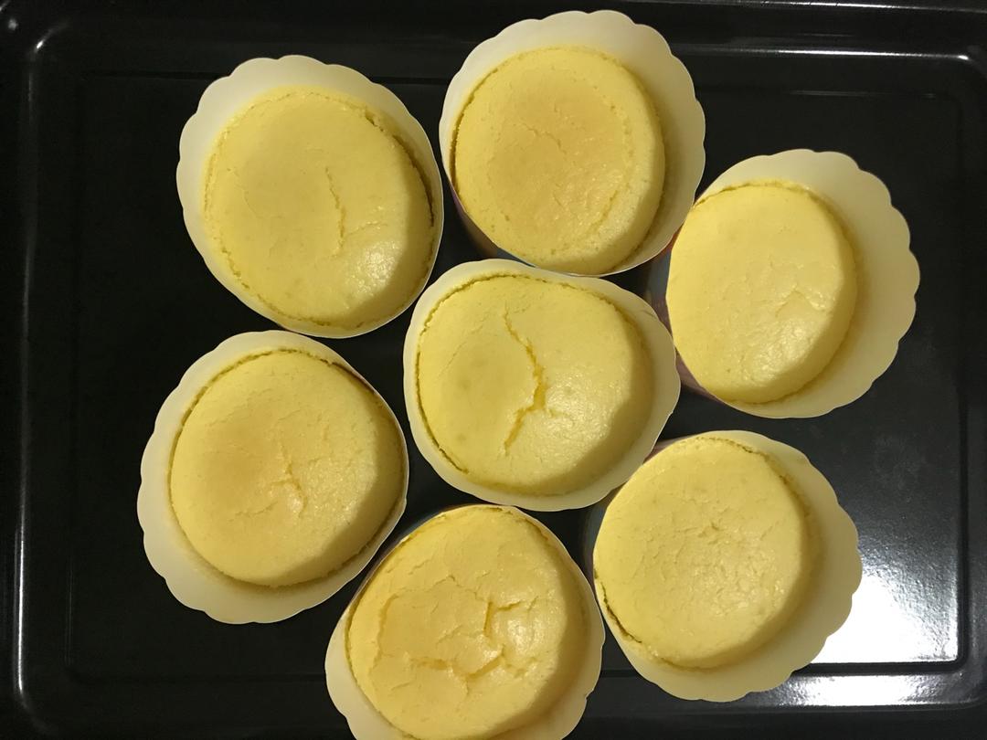 轻乳酪芝士纸杯蛋糕