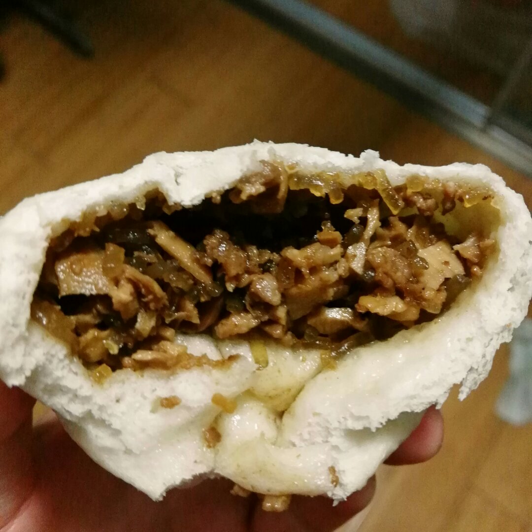 石子的小浪花做的笋干酱肉包