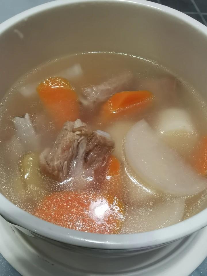 萝卜炖排骨-秋冬懒人汤