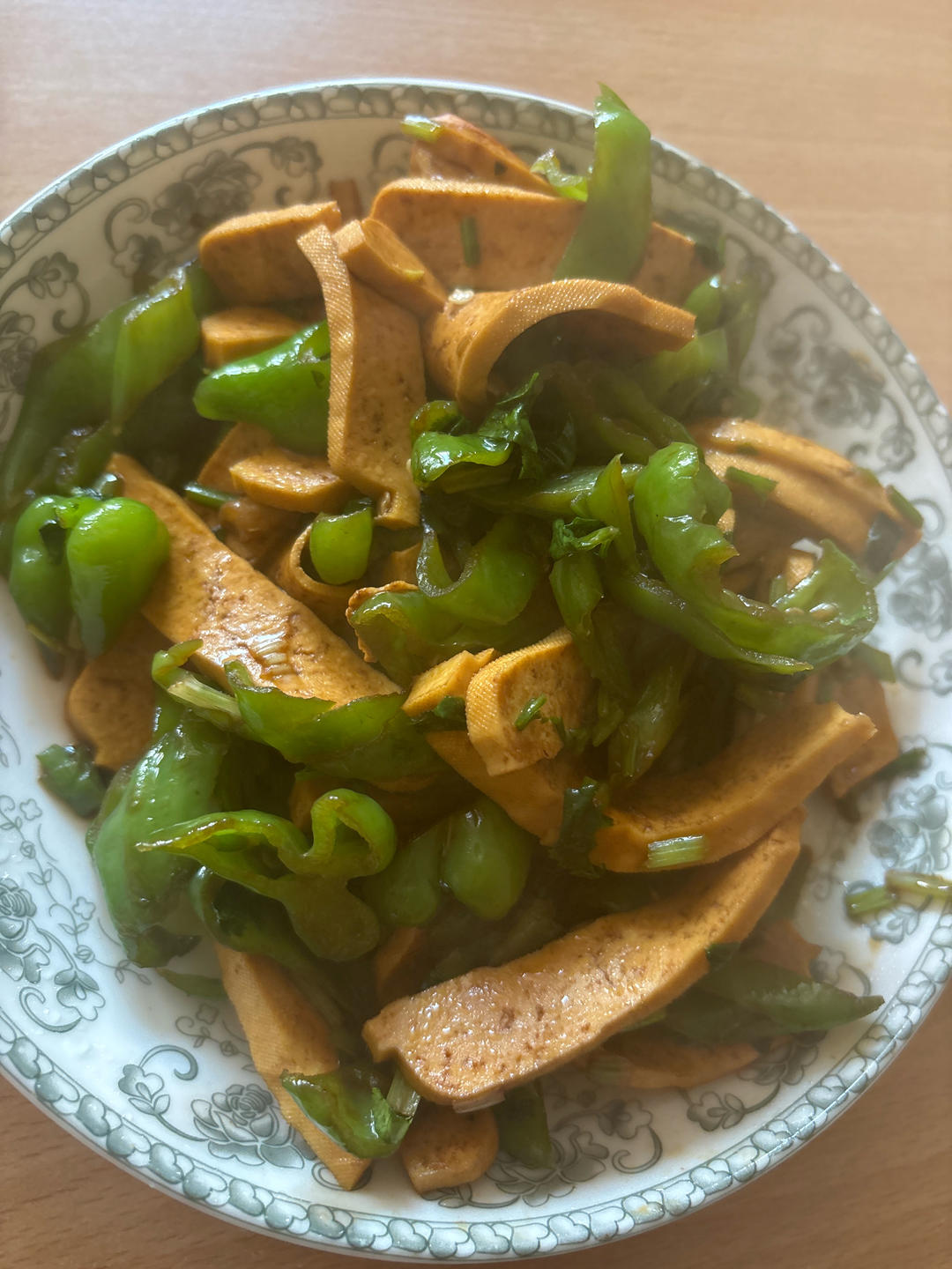 家常豆腐干炒青椒，真好吃