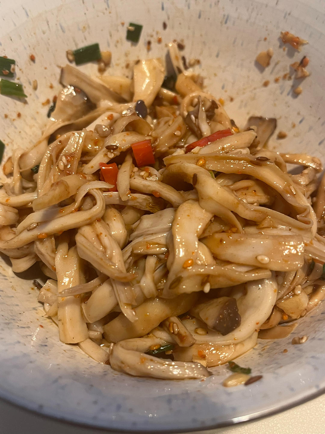 比肉还好吃的【手撕凉拌杏鲍菇】，上桌扫光光