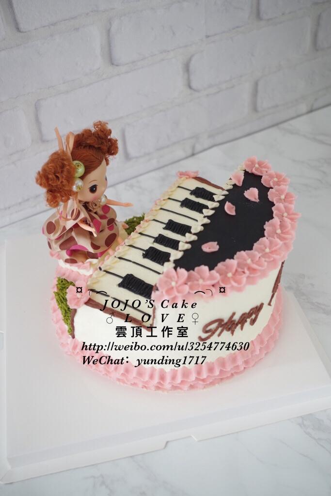 钢琴女孩造型蛋糕的做法