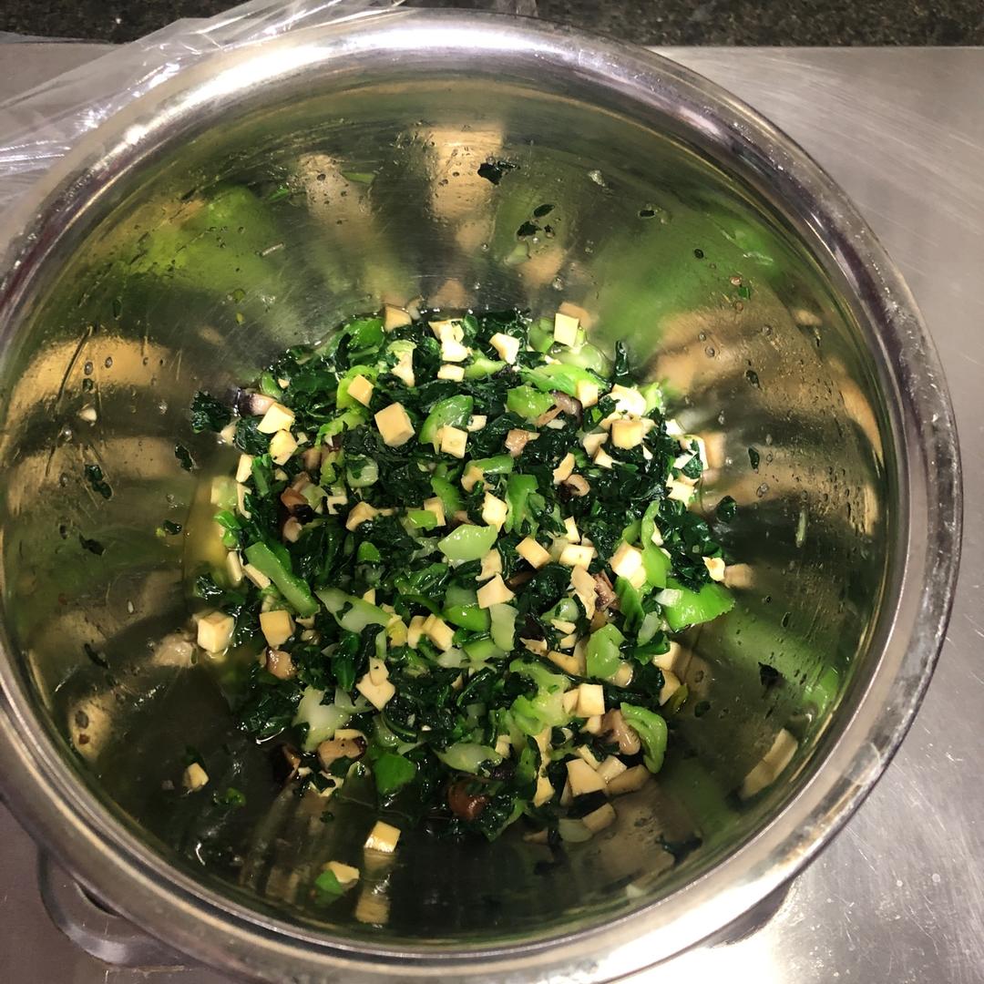 冬笋香菇菜包