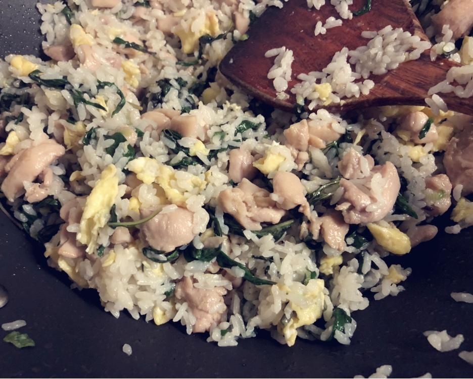 罗勒鸡肉炒饭