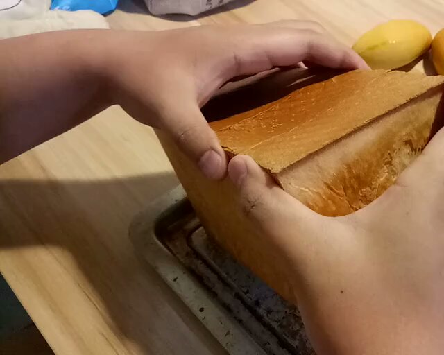 超方便的一次发酵吐司（手揉+视频）的做法 步骤18