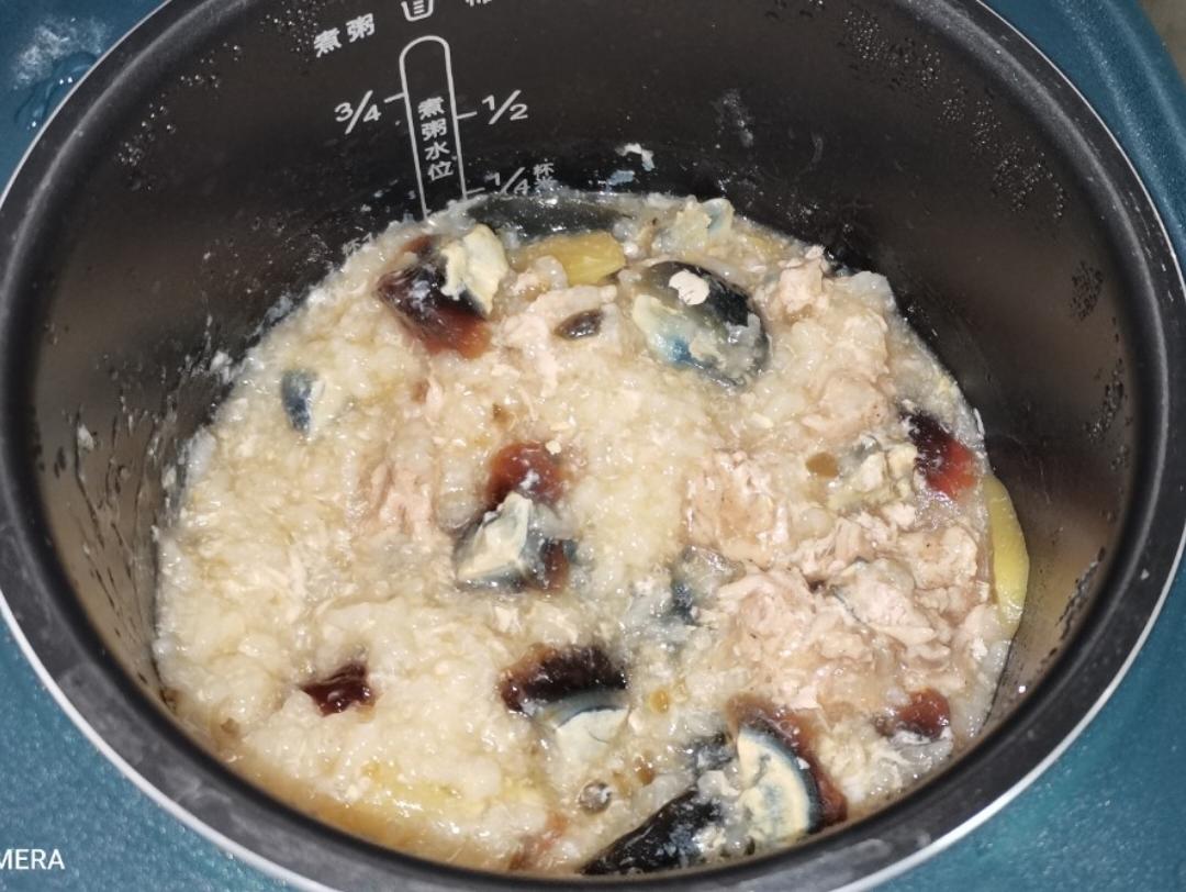 十五分钟快手之香滑皮蛋瘦肉粥(附五分钟电饭煲电压力锅更快捷方法)