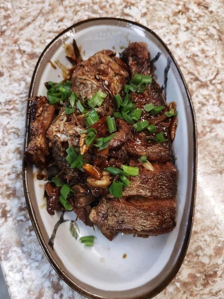 私房红烧黄花鱼，边吃边想念~