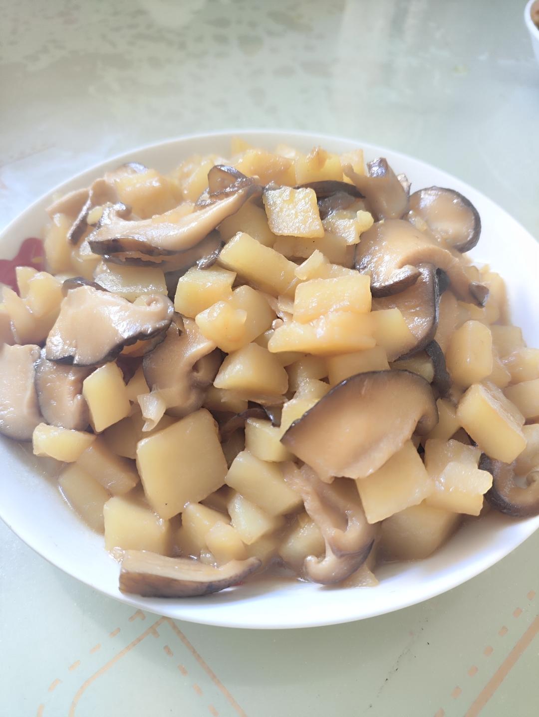 香菇炖土豆
