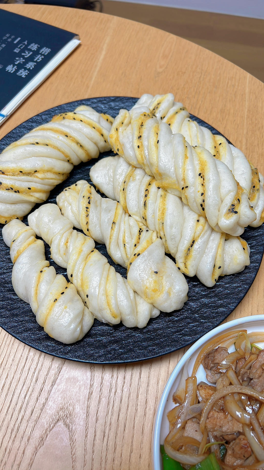 金沙咸蛋黄花卷